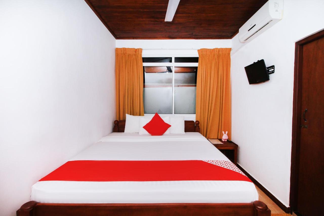 Hotel Aradhana Galle Exterior photo